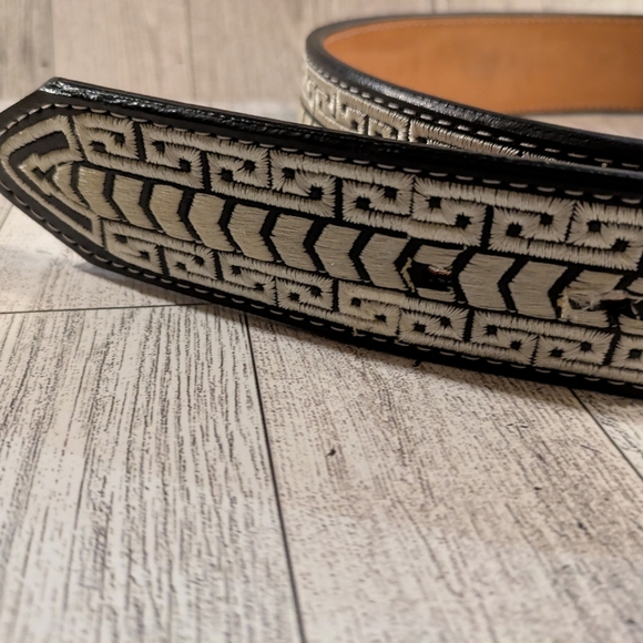 Black and Tan Embroidered Men's Belt J M Brand Size 36 - Picture 6 of 8